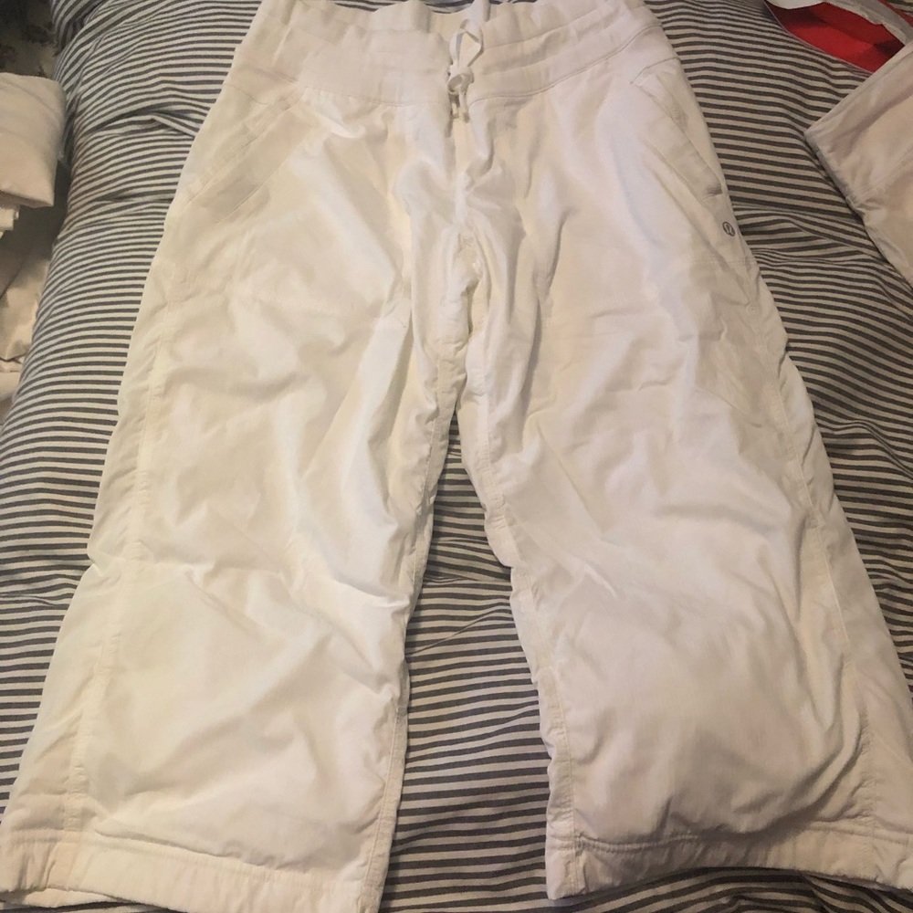Lululemon dance studio crops 8